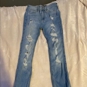 Hollister Skinny Jeans!! Never Worn Brand New Jeans !!